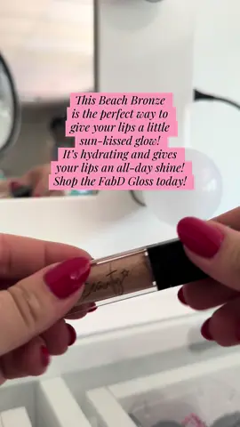 Looking for a beachy glow!? This lipgloss from @FabD Beauty 💄💗 is the one for you! All day shine and will leave your lips with a sun-kissed vibe! Shop now! #gloss #lipgloss #shine #beachy #beachyglow 