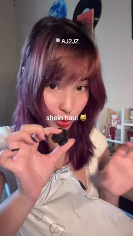 fun fact nem mostrei tudo pq eu fiquei tao empolgada com o teclado e o fone e eu ESQUECI das outras coisa manoKKKKKKKK 😭😭 Baixe o app SHEIN, pesquise [AJ2JZ] e use o código de cupom [SUbruboee242] para aproveitar +400 mil dos mais vendidos com desconto! #SHEINsaveinstyle #SHEINMidyearSale #SHEINMeioDoAno @SHEIN @SHEIN Brasil  *ad