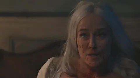watching Lestat look so devastated while being manipulated like this is unbearable 💔 #interviewwiththevampire #thevampirelestat #gabrielle #lestatdelioncourt #gabrielledelioncourt 