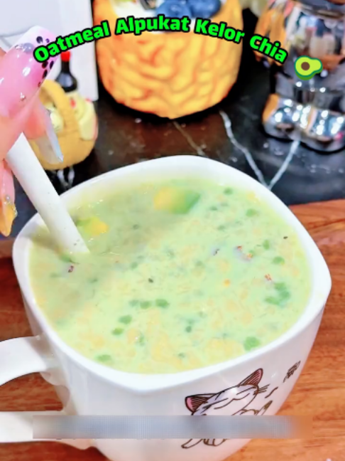 💚 Rasakan kesegaran pagi dengan smoothie Oatmeal Alpukat Kelor Chia—lezat, sehat, dan praktis! 🥑✨ #SarapanSehat #SarapanPraktis #CemilanSehat #FiberDrink #OatmealDrink #Alpukat #DaunKelor #ChiaSeed #MinumanDiet #HidupSehat #DietSehat #TikTokShopIndonesia #FYPIndonesia #RacunTikTok #PromoHariIni #BeliSekarang #OatmealAlpukatKelorChia #MinumanSehat #FYP