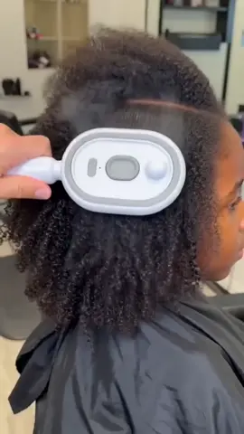 Hair straightener available at 75,000shs 0785229178, 0757559994 #hairstraightener #creatorsearchinsights #fyppppppppppppppppppppppp 