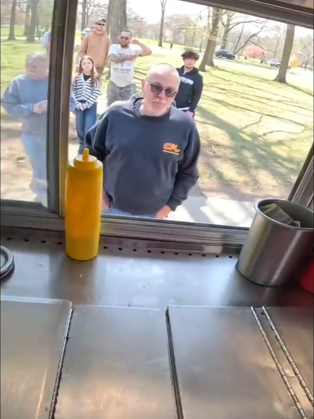 Busyyy Dayyy #hotdog #hotdogs #hotdogchallenge #FoodTok #unitedstates 
