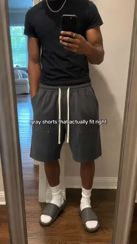 clean fit #baggyshorts #greyshorts #sweatshorts #affordablefashion #fyp 