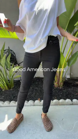 Love the wash of these & the fit is soo good 🖤 @GOOD AMERICAN #goodamerican #blackjeans #skinnyjeans #womensjeans 