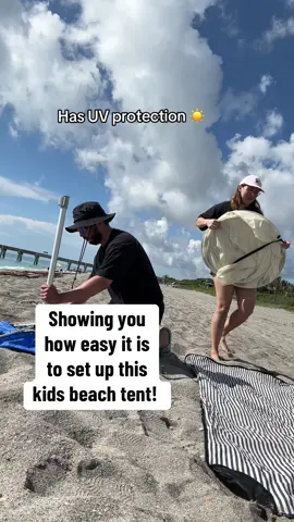 Yes I was able to fold it back up too 🙌🏻 #tiktokshop #tiktokfinds #beachmusthaves 