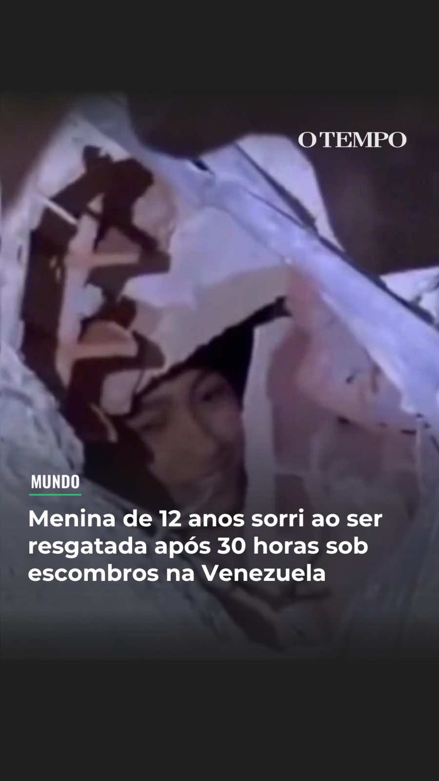 RESGATE - O sorriso de Fabiana Blanco, de 12 anos, emocionou o mundo após a menina ser resgatada com vida depois de passar cerca de 30 horas sob os escombros de um prédio que desabou durante os terremotos que atingiram a Venezuela. O resgate ocorreu em 26 de junho, na cidade de La Guaira, uma das regiões mais afetadas pelo desastre. Vídeos registrados pelas equipes de emergência mostram Fabiana conversando com os bombeiros enquanto eles abrem caminho entre os destroços. Em um dos momentos, a adolescente explica que não consegue ver os socorristas por estar cercada por concreto. A operação durou cerca de quatro horas e terminou com o resgate da menina em segurança. Nesta quinta-feira (2), Fabiana agradeceu pelas mensagens de apoio e aos socorristas, à mãe e a Deus. Segundo o último balanço divulgado pelas autoridades venezuelanas, os terremotos deixaram pelo menos 2.595 mortos, 11.267 feridos e centenas de desaparecidos. 📲 Acesse a matéria completa no portal O TEMPO (link na bio). 📷 Reprodução Redes Sociais #otempo #venezuela #terremoto #resgate #mundo