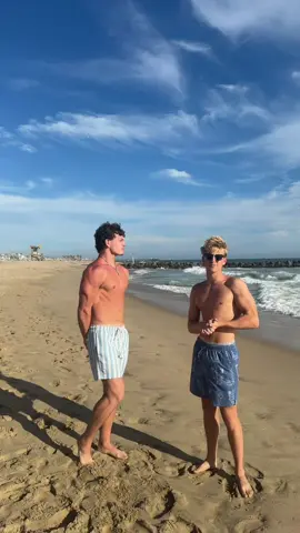 #newportbeach #duo #physique #larp #fyp 