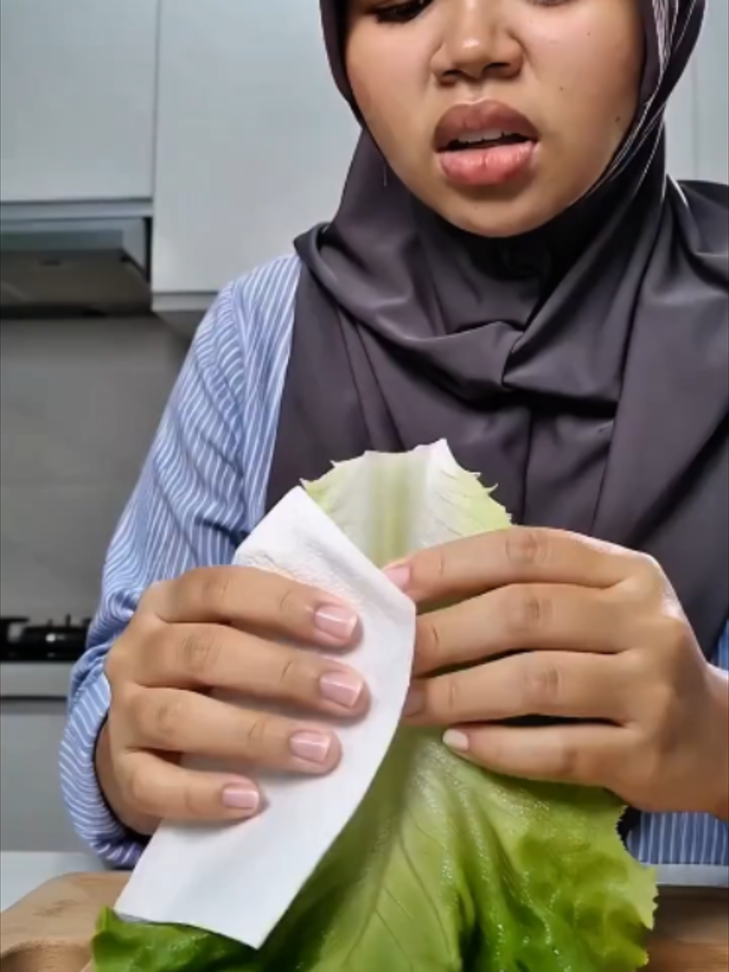 2 dalam 1 salad spinner & slicer. Jimat masa, mudah digunakan dan sesuai untuk ibu sibuk setiap hari. 💚 #TikTokMadeMeBuyItMY #KakakMalaysia #spinsalad #KitchenHacks #KeperluanDapur #RumahKemas #AffiliateMY #HomeEssentials #FYPMY #BarangDapur