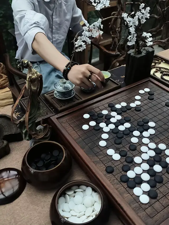 “Thế giới này toàn những lời nói dối ngọt ngào. lòng người là biển cả,ta là cá không thể bơi hết đại dương. ” #xuhuong #trichdanhay #phongcanh #cuocsong #song 