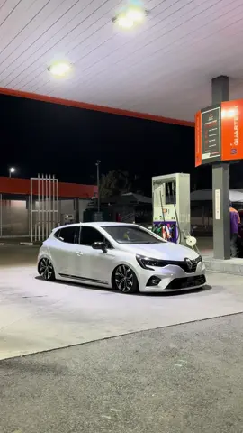 Uzolimala mshana 🦇 #baggedclio #renault #fyp 