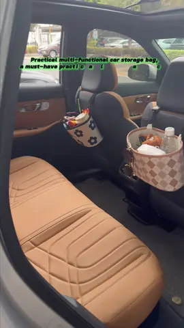 Functional decor for your everyday 🚘 #lPracticalCarDecor #DailyCarStyle #AuOrganization #StylishStorage#CarAccessories 