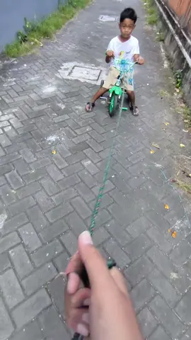 lololo malah kabur cik roda nya