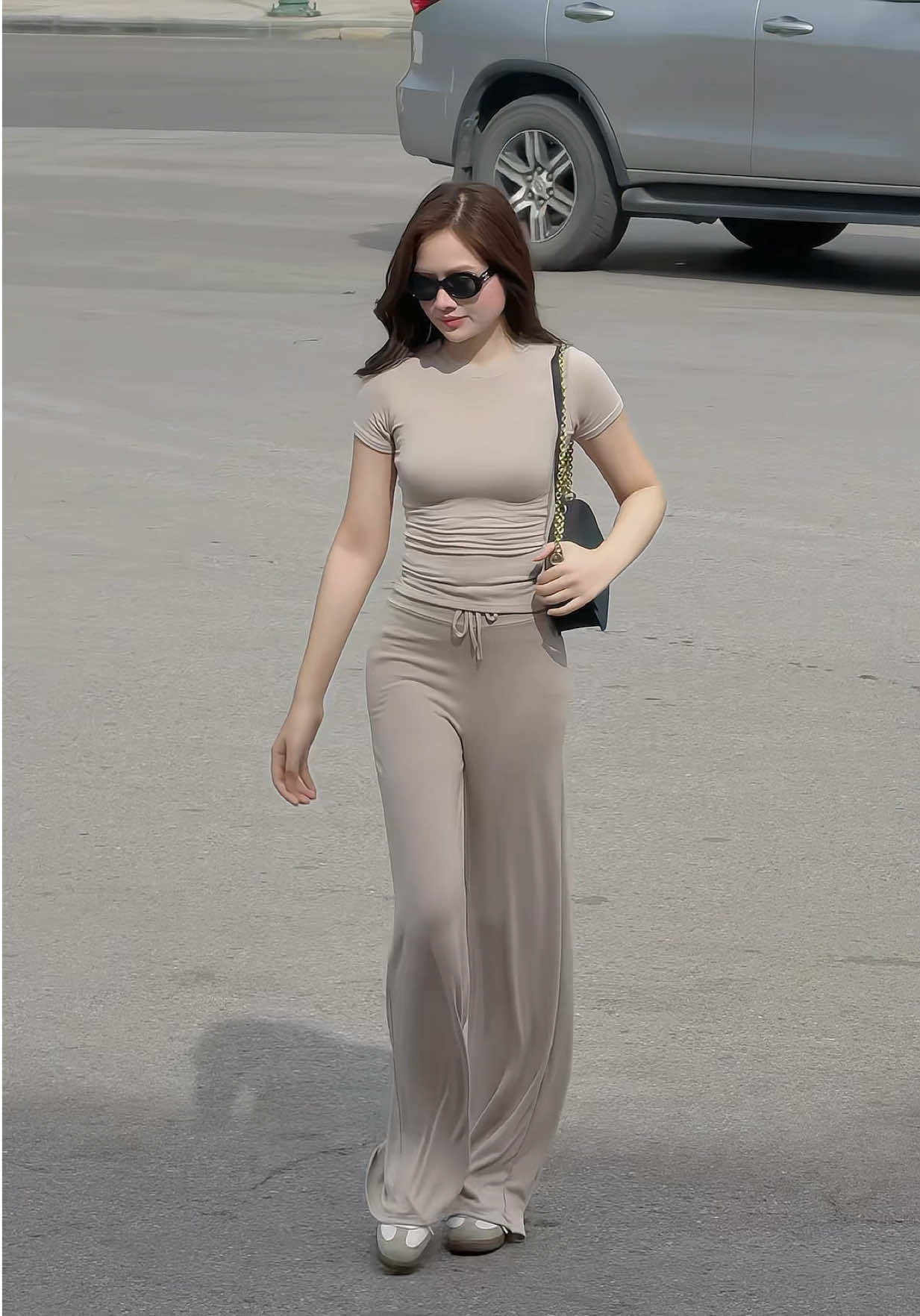 📍Vẫn iu style này lắm 🩶 #khanhvan2605 #moingaymotoutfit #OOTD #xuhuong #fyp 