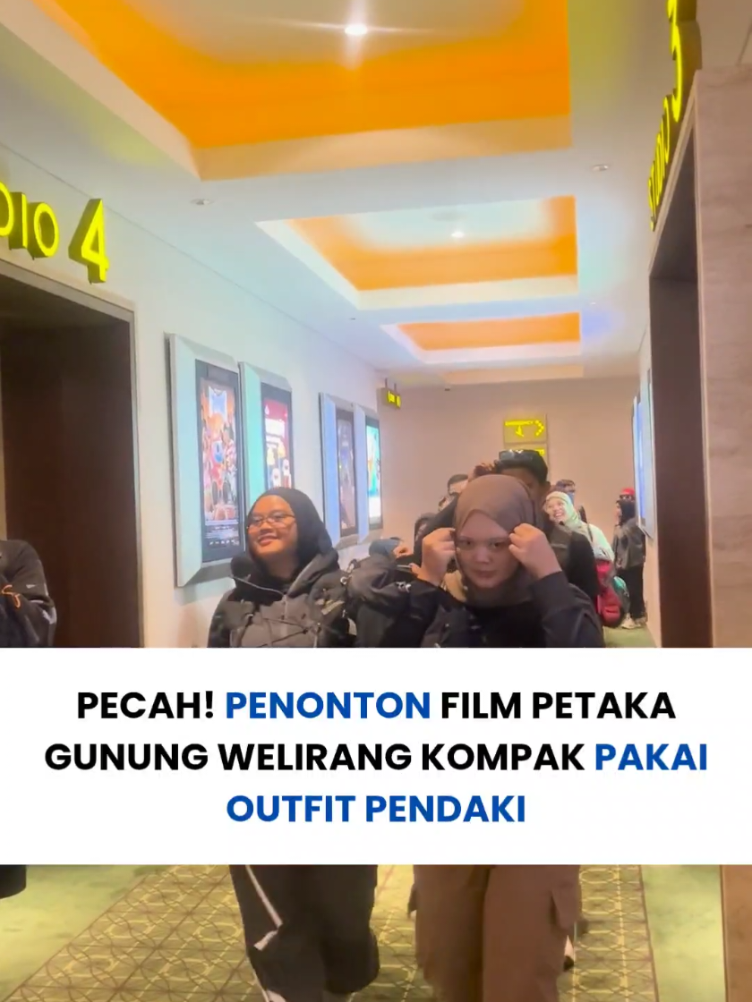 pecah banget nonton film petaka gunung welirang pada pake outfit pendakiii wkwk #filmpetakagunungwelirang #petakagunungwelirang #outfit #pendaki #film 