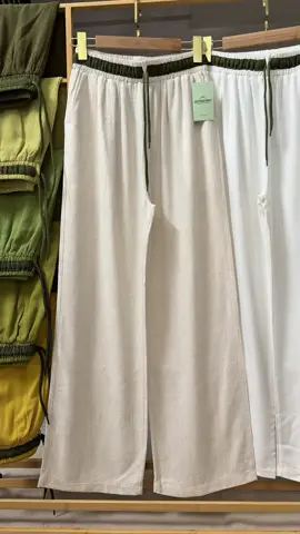 Quần linen ống suông màu gạo tôn dáng lắm nha mấy chị ơi #thoitrangtrungnien #thoitrangnu #linen 