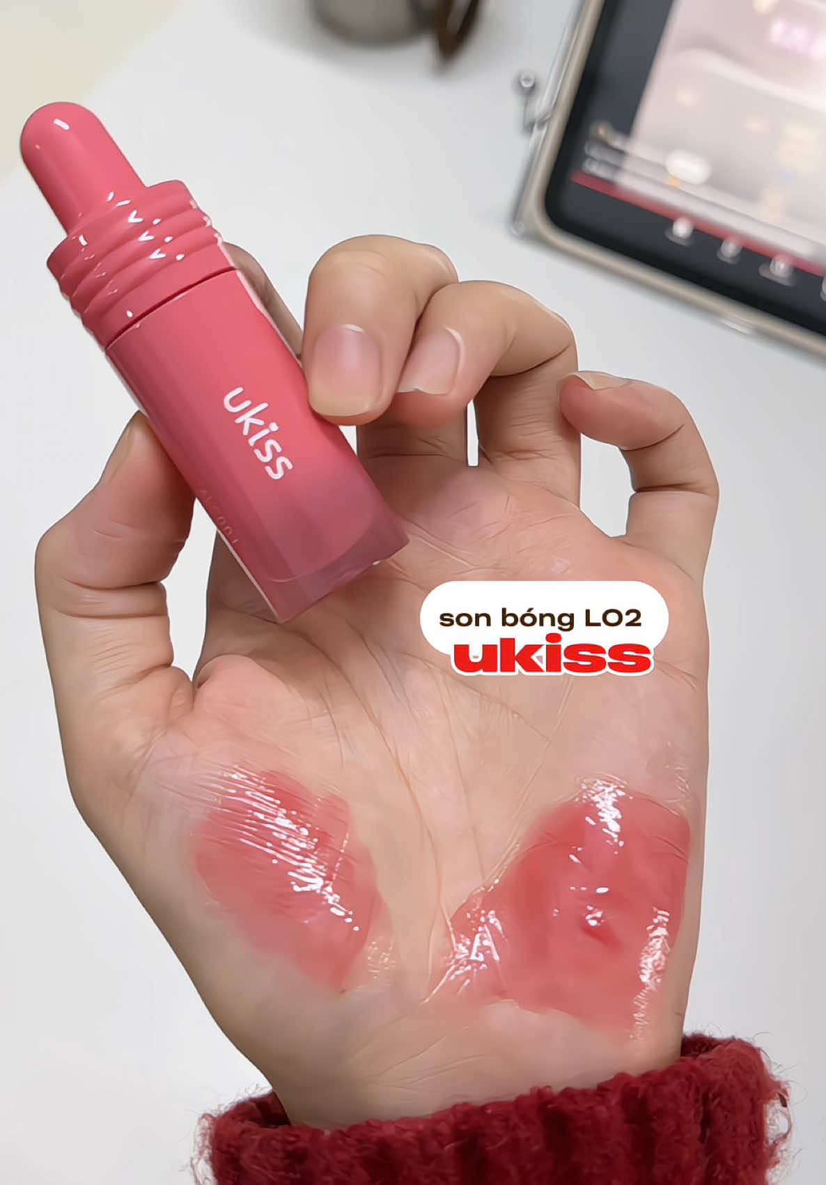 son bóng mới của ukiss xinh xỉu, mà son bóng nhưng bền màu lắm nha #ukissvn #ukisssonbong #ukisssugarglassy #makeup 