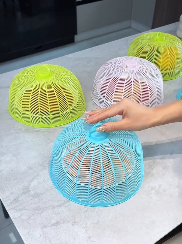 Combo 3 lồng bàn mini giúp bảo vệ thức ăn khỏi bụi bẩn và côn trùng. Thiết kế nhỏ gọn, nhiều kích thước, chất liệu nhựa dẻo dai, tiện lợi cho mọi gia đình.#longbanmini#dodungnhabep#dogiadung#nhabepgonhang#tienichgiadinh
