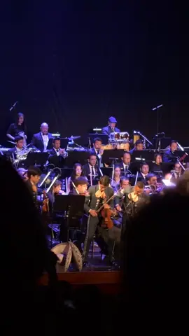 🕺 Cumbia Chonera La Cumbia Chonera como no la habíamos hecho antes. Nuestra versión junto a la @Orquesta Sinfónica de Cuenca , con todo el respeto al legado de @Don Medardo y sus Players . Desde el mariachi Sol de América, para la música que sigue haciendo bailar al Ecuador. 🇪🇨🎻 #MariachiSolDeAmérica