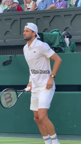 What a nice day to be on Centre Court… 😏