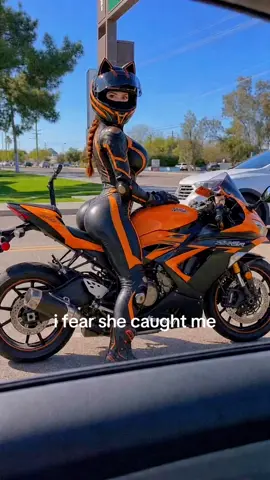 caught me being unserious on my motorcycle again somebody take red lights away from me #bikergirl #biketok #kawasakininja #miamibikers 