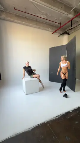 #naturallightphotography #nycphotographer #losangelesphotographer #bts #photoshootposes 