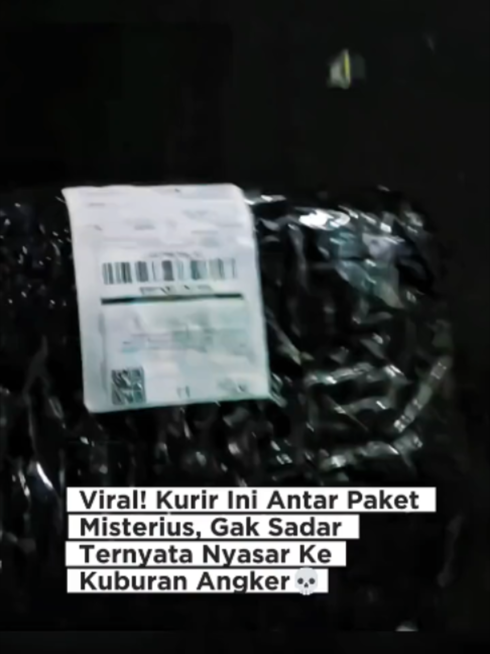 Nasib kurir begini banget Serem harus lewatin daerah mistis 😱 #dikiriminpaketsantet #filmpaketsantet #viral #masukberanda #horor #cast #fakesituation #fakesituation⚠️ #fakescene #paketsantet #hororstory #hororviral #kurirshopee #kurirpaket #kurir