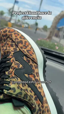Apenas me llegaron y tenía que enseñarles porque la combinación de colores me llamó la atención al instante. @Project Cloud Shoes #projectcloud #womenssneakers #sneakertok #affordableshoes #fashionfinds 