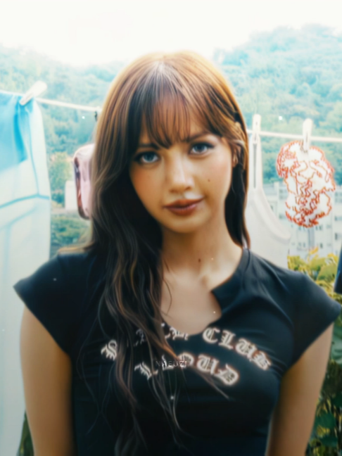 love her new collection #lisa #lisaedit #lalisa #blackpink #blackpinkedit lloud beach collection summer 2026, lisa edit, blackpink edit, high quality content, original content