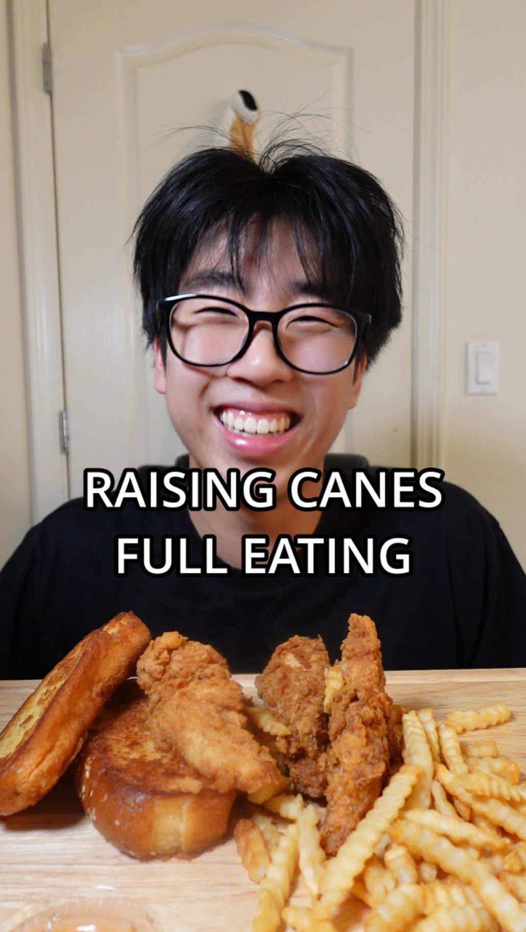 first time esting raising canes… full eating video @Raising Cane's #mukbang #fypシ゚viral #crunchy #raisingcanes #asmr 
