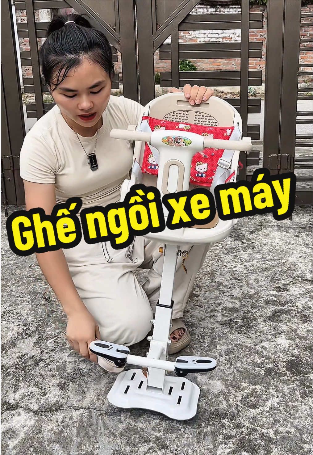 Ghế ngồi xe máy công thái học cho bé . Có đèn nhạc,xoay 360 độ,chỉnh ngả nghiêng cho xe điện,xe số,xe ga. #xuhuong #tongkhobuondochoi #ghengoixemaychobe #ghengoixemay #dochoitreem 