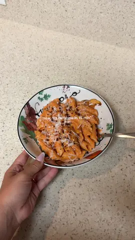 my signature dish 🍝 #cookingtiktok #cookingathome #vodkapasta #vodkapastasauce #homecooking 