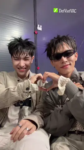 Cả nhà đã xem MV Theme Song “Together We Shine” hết chưaaa? 😘 #DatVietVAC #TinhHaSayHi #HYO #KIMLONG 