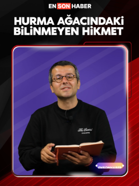 Diyetisyen Ersin Özdemir: ◽️Hurmalar da insan gibi iki cinsiyetten oluşuyor: Erkek hurma ağacı ve dişi hurma ağacı. Erkek hurma ağacının en büyük görevi dişisini polenleştirmek ve onunla bir nevi izdivaç yapmak. ◽️Bu izdivaç gerçekleştikten sonra anne hurma ağacı, yavru hurma ağacını tam dokuz ay kendi gövdesiyle yetiştiriyor. Tam dokuz ay. Ve onu hurma sütüyle besliyor. ◽️Dokuz ay sonra o anne hurma ağacından yavru hurma ağacını alıyorsunuz. Eğer ki anne hurma ağacına, baba hurma ağacına uzak dikerseniz maalesef yavru hurma ağacı ölüyor ve anne hurma ağacı bir daha hurma vermiyor. ◽️İkinci kısmını söylüyorum. İnsan DNA'sıyla hurma DNA'sı yüzde elli birbirine benziyor. ◽️Üçüncü bir şey söylüyorum. İnsan için de bu geçerli. Hurma ağacının kafası kesildiği zaman bir daha hurma vermiyor. İnsanı da düşünün mesela, değil mi? Kafası yaralandığı zaman... ◽️Yaprakları aşağı doğru olan hurmalar dişi hurma ağacıyken, yukarı doğru dik olan hurmalar erkek hurma ağacı oluyor. Erkek hurma ağacı meyve vermezken, dişi hurma ağacı şartlar düzgün sağlanırsa, yavrusuna uzak dikilmezse, yavrusundan uzak kalmazsa hurma veriyor. #hurma #hikmet #bilgi #diyetisyen