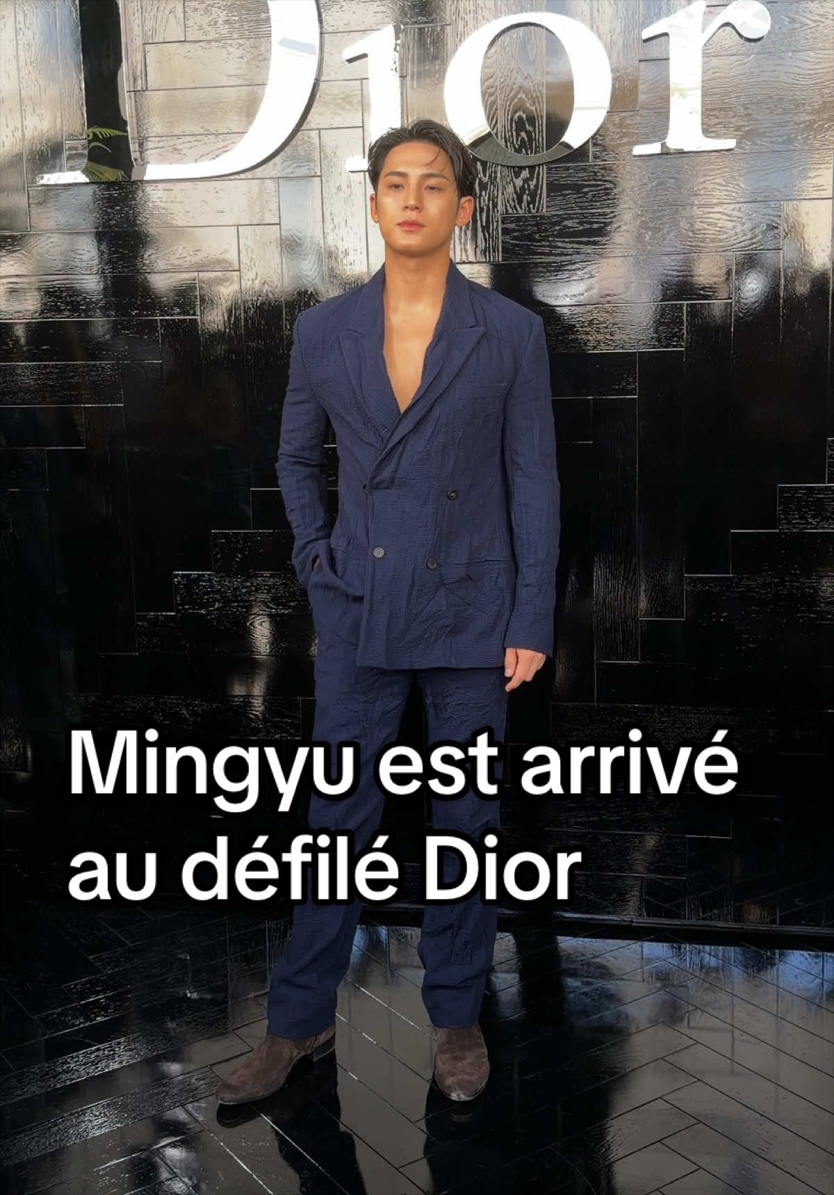 Le rappeur #Mingyu est arrivé dans un costume bleu élégant lors du défilé @Dior couture automne-hiver 2026-2027 par #JonathanAnderson. #TikTokFashion #Pfw