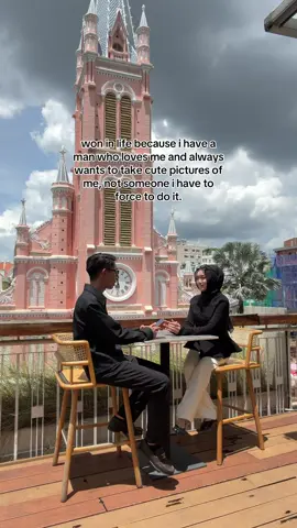 dia amik gambar memang cantik, tapi dia suka main main dulu...imagine tengah panas kena layan dia bergurau dulu 😭