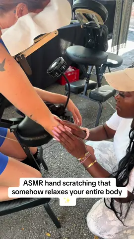 Relaxing ASMR hand scratching ✨ #creatorsearchinsights 