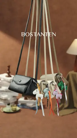 🤎 The bag you’ve been waiting for is finally here! Meet the Flap Bag—designed with a timeless silhouette that’s easy to style for work, campus, brunch dates, or everyday wear. One bag that effortlessly completes every look. ✨ Join our LIVE and enjoy exclusive 7.7 deals, special discounts, and limited stock available only during the session. Don’t wait until it’s sold out—secure yours before everyone else! 👜 #Fyp #TasWanita #Tasselempang #PromoGuncang77 #WibGajian 