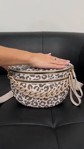 Leopard Print Shoulder Bag for Women, Fashion Chain Handbag, Casual Crossbody Bag for Daily Use, Stylish and Trendy Accessory #cutehandbag #handbagcommunity #premiumleathershoulderbag #baglover👜 #crossbodybagsforwomen #leehandbags #waterproofcrossbodybag #womenscrossbody #laurelshoulderbag #freepeopleleatherbag