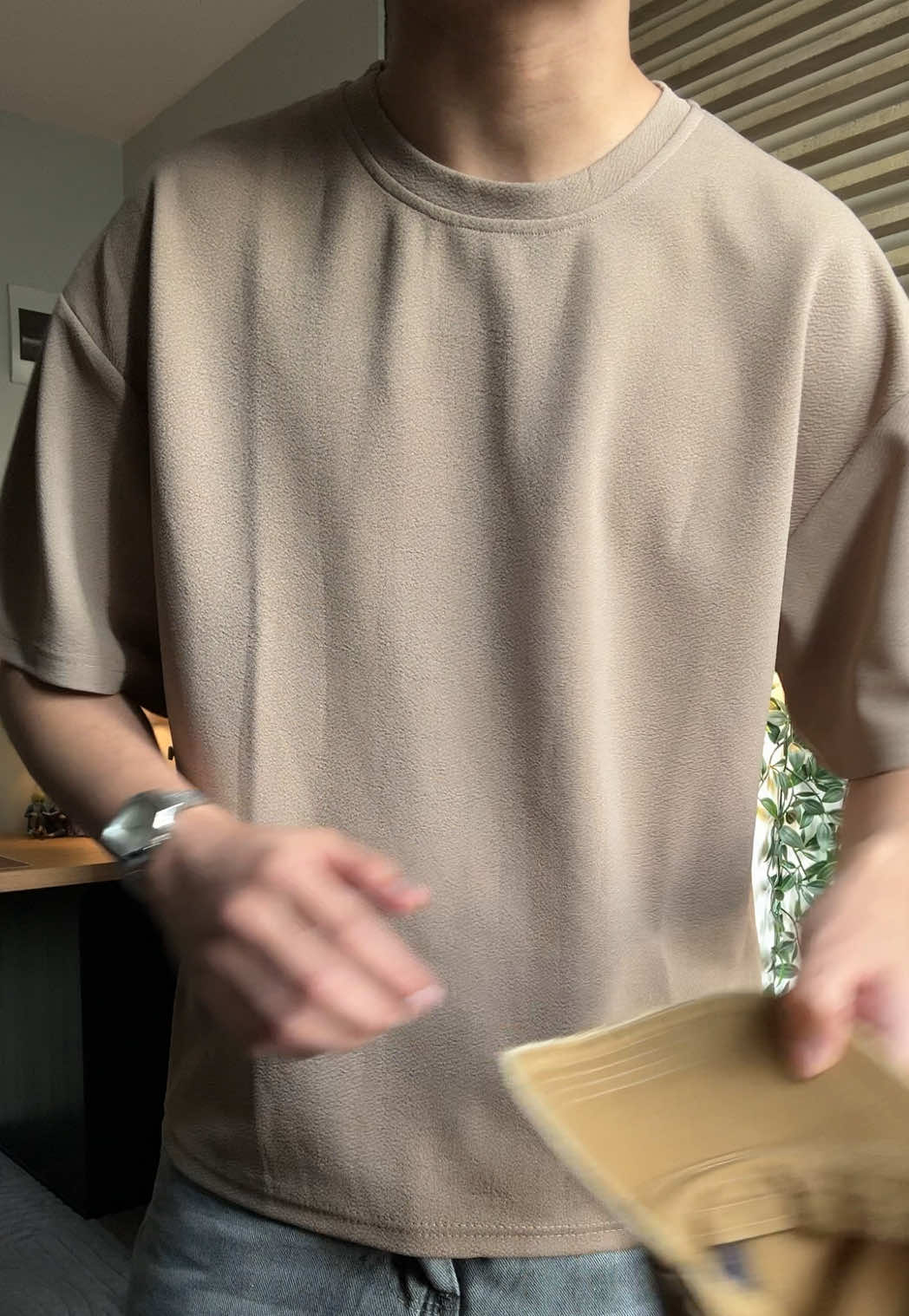 Lightweight at airy, perfect pang daily. #plainshirt #texturedshirt #roundneck #basictees #menswear 