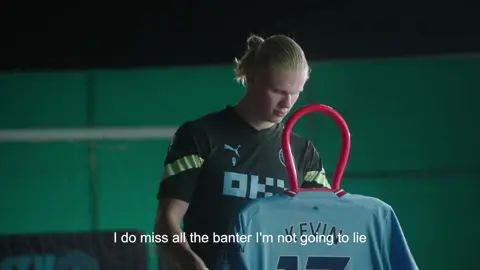 It's Haaland's first World Cup, at 25 years old, and he already has 7 goals. Who remembers that video that Man City made in 2022, when the World Cup was in the middle of the season and Haaland watched all his teammates going to Qatar while he stayed in Manchester. #WorldCup #haaland #fypppp #fyp #norway 