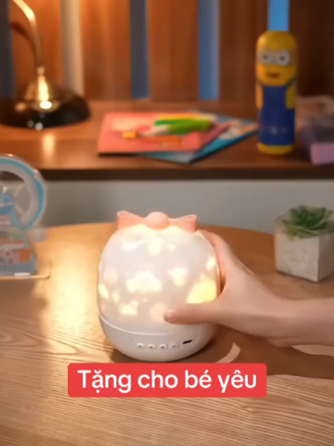 Siêu chill luôn#xuhuongtiktok #quatangcon #maychieu #maychieumini #quatangchobe #tiktok