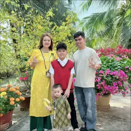 Bạn chọn ai?. Cmt dưới phần bl nhe. #xuhuongtiktok #viral #fyp #trangandvinh @Trang And Vinh 