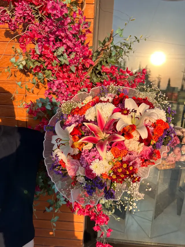 🌸گوڵی سورشتی چەپک- بۆنی گوڵ و دڵی سلێمانی 🌸 جوانترین چەپکە گوڵ و ناوازەترین ڕازاندنەوە بۆ هەموو بۆنە و یادەکانتان لای ئێمە دەست دەکەوێت. جوانی سروشت دەهێنینە ماڵەکانتان.🏡 ✨ خزمەتگوزارییەکانمان:  * 🌹 چەپکە گوڵی تایبەت.  * 🚗 ڕازاندنەوەی ئۆتۆمبێلی بووک و زاوا.  * 🎁 گەیاندنی دیاری بۆ هەموو شوێنێک. 📍 ناونیشان: سلێمانی - شەقامی تویمەلیک /بەرامبەر  قوتابخانەی جەمال تاهیری کچان 📞 پەیوەندی و داواکاری:   ٠٧٧٠٩٤٦٤٦٠٦ 🚚 گەیاندنی خێرامان هەیە! #سلێمانی #گوڵی_سروشتی_چەپک #گوڵ #slemani #foryou 
