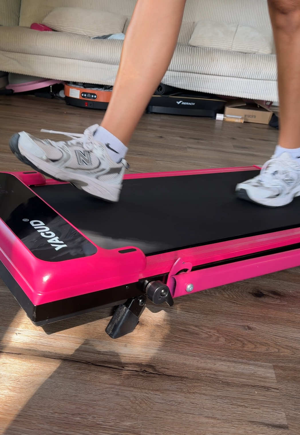 I used to have every excuse to skip my walks. Too hot, too busy, too tired…🙃 you name it. Having a walking pad that’s always ready to go has made staying consistent SO MUCH easier! 😭🫶🏼 #pinkwalkingpad #homegym #fitnessmotivation #fitnessfinds #dailysteps 