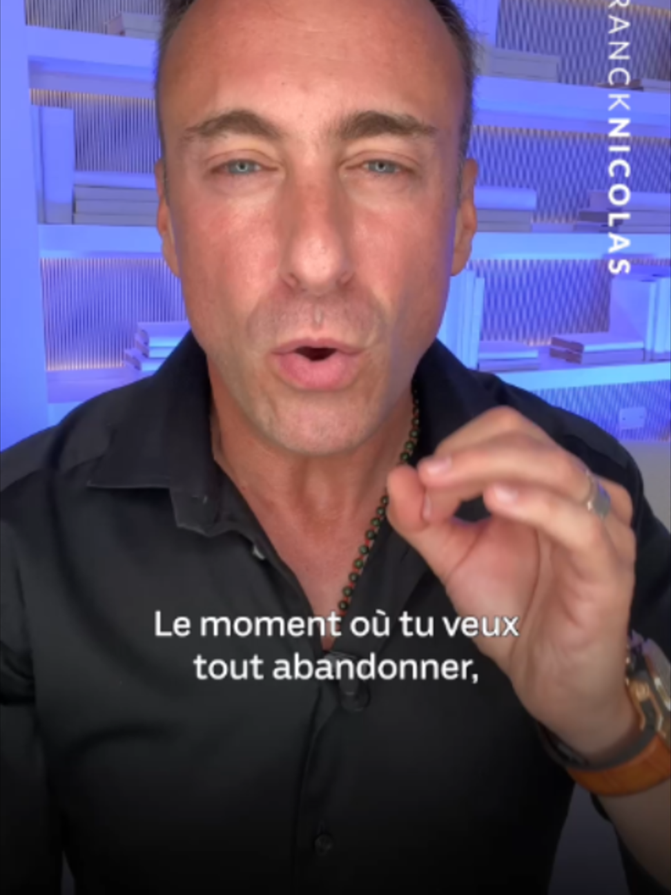 Chaque entrepreneur connaît ce moment.​ ​ Celui où les ventes ralentissent.​ Celui où les doutes prennent plus de place que les certitudes.​ Celui où l'on se demande si tous les efforts en valent encore la peine.​ ​ C'est précisément là que beaucoup abandonnent.​ ​ Pourtant, les entreprises qui finissent par réussir ne sont pas celles qui évitent les difficultés.​ ​ Ce sont celles qui apprennent à traverser les périodes où tout semble aller contre elles.​ ​ Tomber n'est pas un problème.​ ​ Rester au sol l'est.​ ​ Parfois, il ne manque pas plus de compétences.​ Il ne manque pas plus de talent.​ ​ Il manque simplement une décision.​ ​ 👉 Celle de se relever une fois de plus.​ 👉 Celle d'ajuster sa stratégie plutôt que d'abandonner son objectif.​ 👉 Celle de continuer alors que la majorité renonce.​ ​ Les plus grandes réussites ne sont pas construites par ceux qui n'ont jamais échoué.​ ​ Elles sont construites par ceux qui se sont relevés plus vite que les autres.​ ​ 💬 Dis-moi en commentaire :​ ​ Quelle est la plus grande difficulté que tu traverses aujourd'hui dans ton business ?​