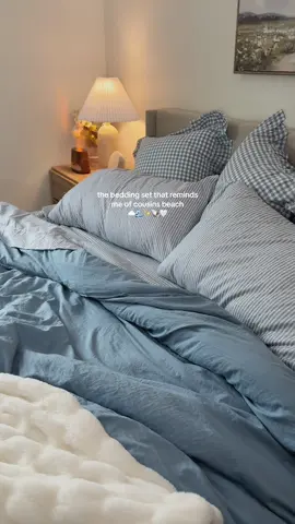 if cousins beach was a bedding set 🌊your sign to get the cozy coastal bedding set of your dreams 🤍 #bedroominspo #coastalbedroom #beddingset #coastaldecor #beddingrefresh 