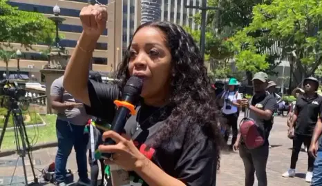 #Jecinta_Zinhle_MaNgobesa_Zuma she's saying that she is not happy. because of the story of Phakela Umthakathi and Nginzwe. that they did not tell him that they were called by the president of the country. and she refused to go to him and tell him what they had said to the president of the country #creatorsearchinsights #fbreels #facebookreels #fb 