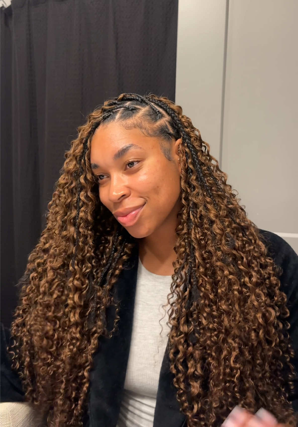 First time trying Miracle knots and it’s safe to say I did that 👏🏽🥰. Hair: @OQHAIR (18” Burmese curly in color #4) Hair gel: Neatbraid gel  Hair grease: @Blue Magic  #blackgirlhairstyles #miracleknots #oqhair #blackgirlhair