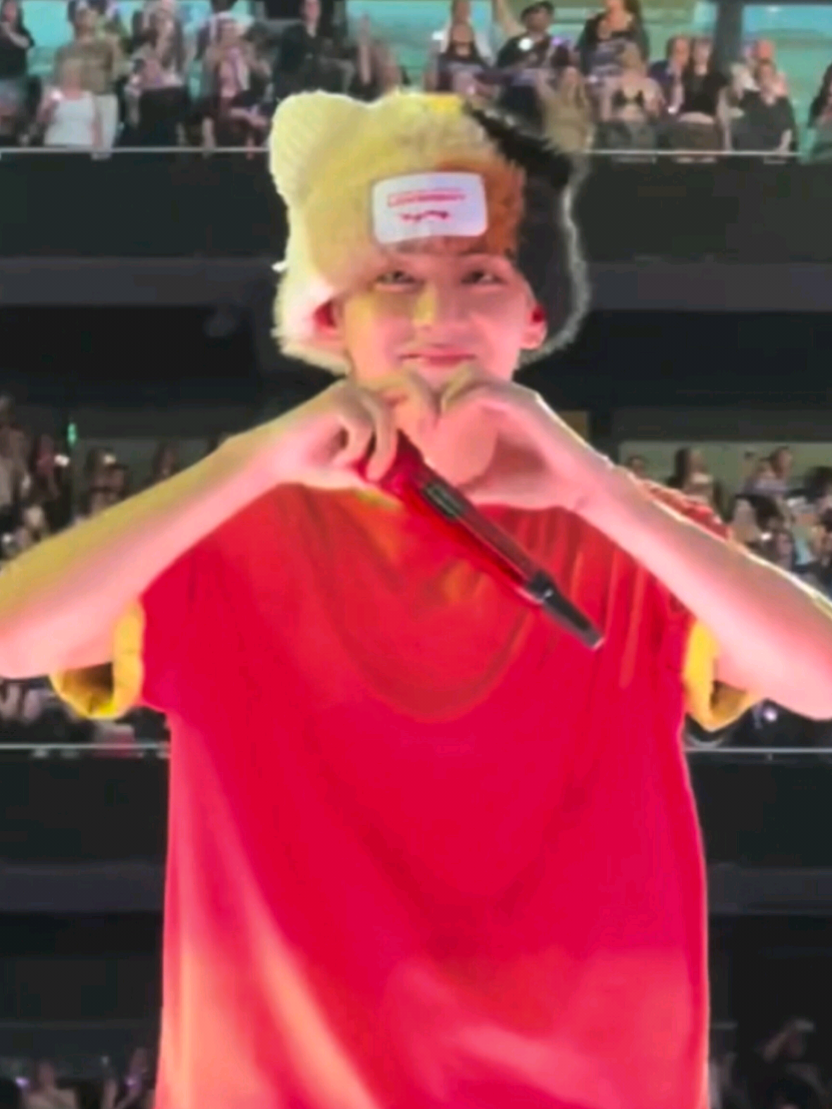 Taehyung Young Forever - Arirang Tour In London Day 2 #taehyung #btsconcert2026 #btsarmy #btsworldtour_arirang #kimtaehyung credit to owner for the video