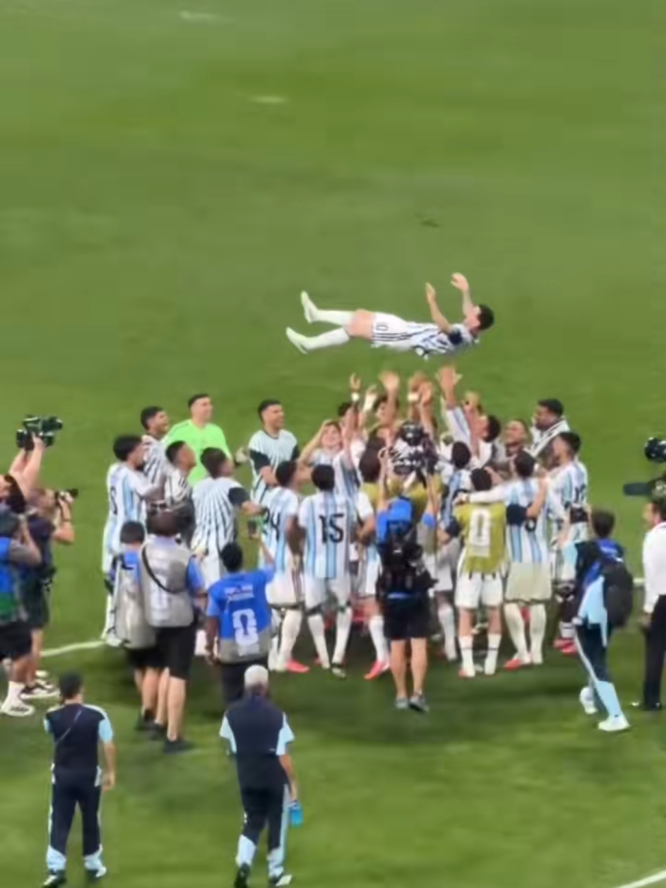 نحن جدنا بطير يا زول 😂 ميسي بطير يا زول 😂 #ميسي #كأس_العالم #كرة_قدم #الاجنتين🇦🇷 